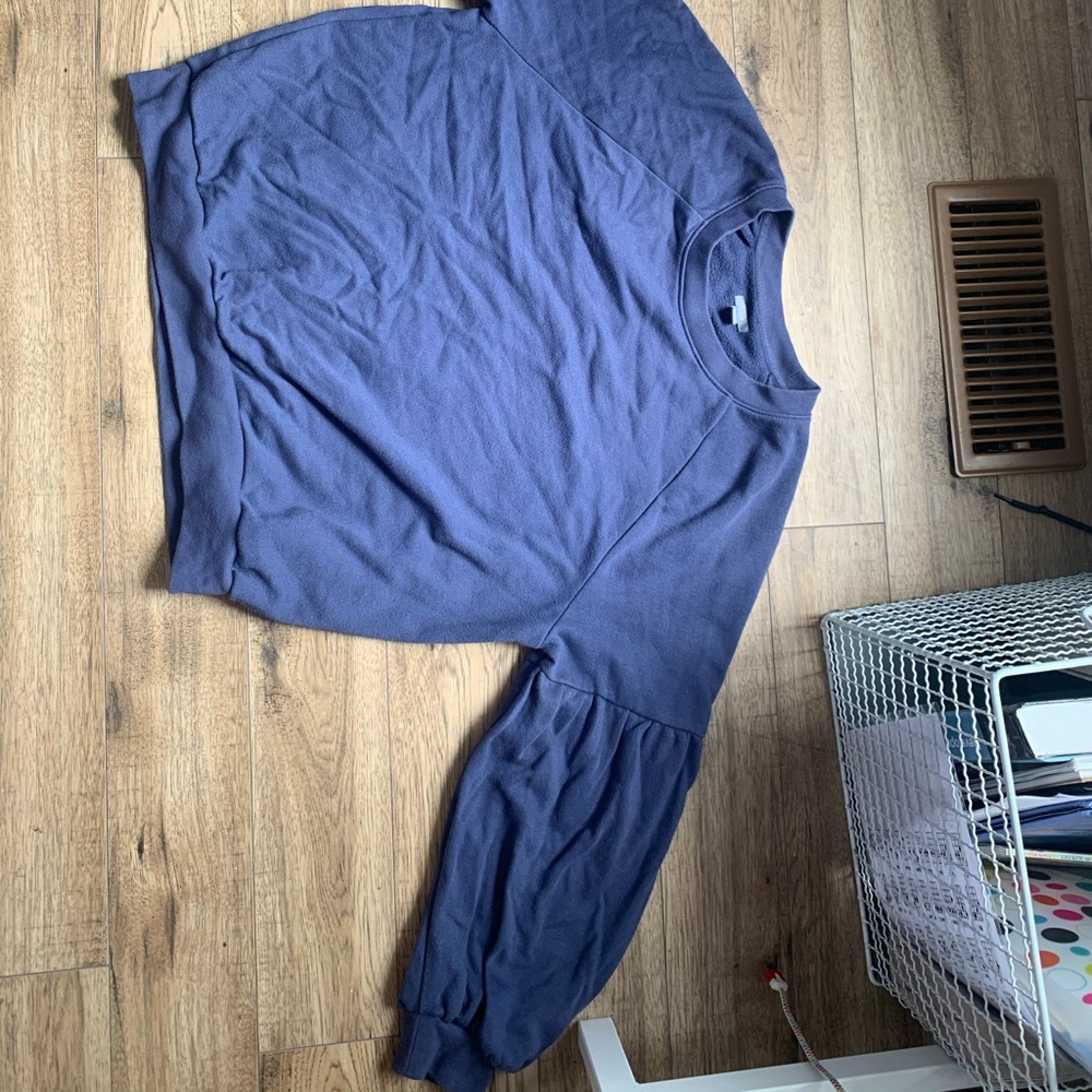 Puffy-sleeved crewneck